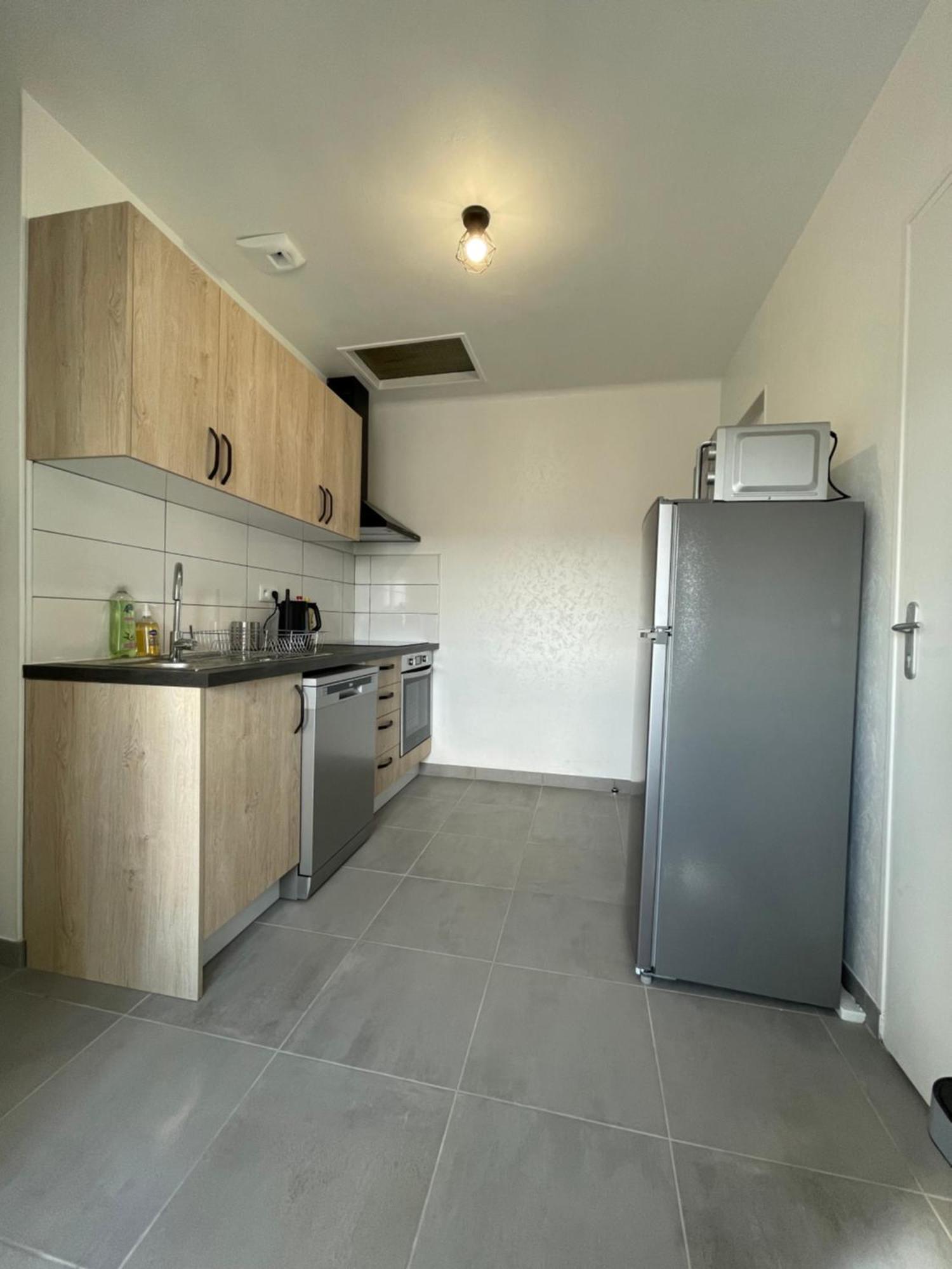 Appartement Renove Tout Equipe, Centre Ville, Proche De La Gare Et Commerce Flers  Exteriér fotografie
